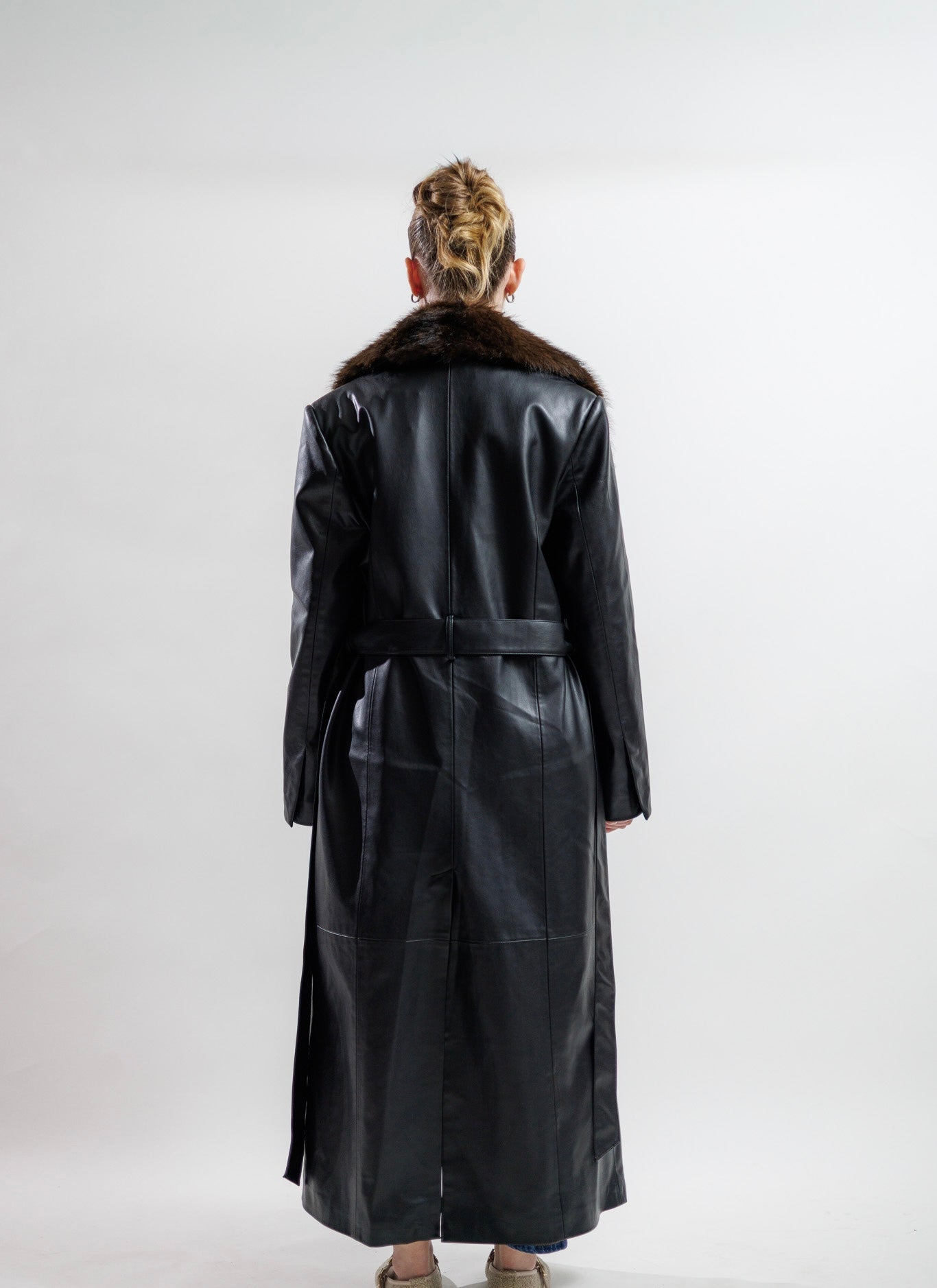 yaka kürklü deri ceket