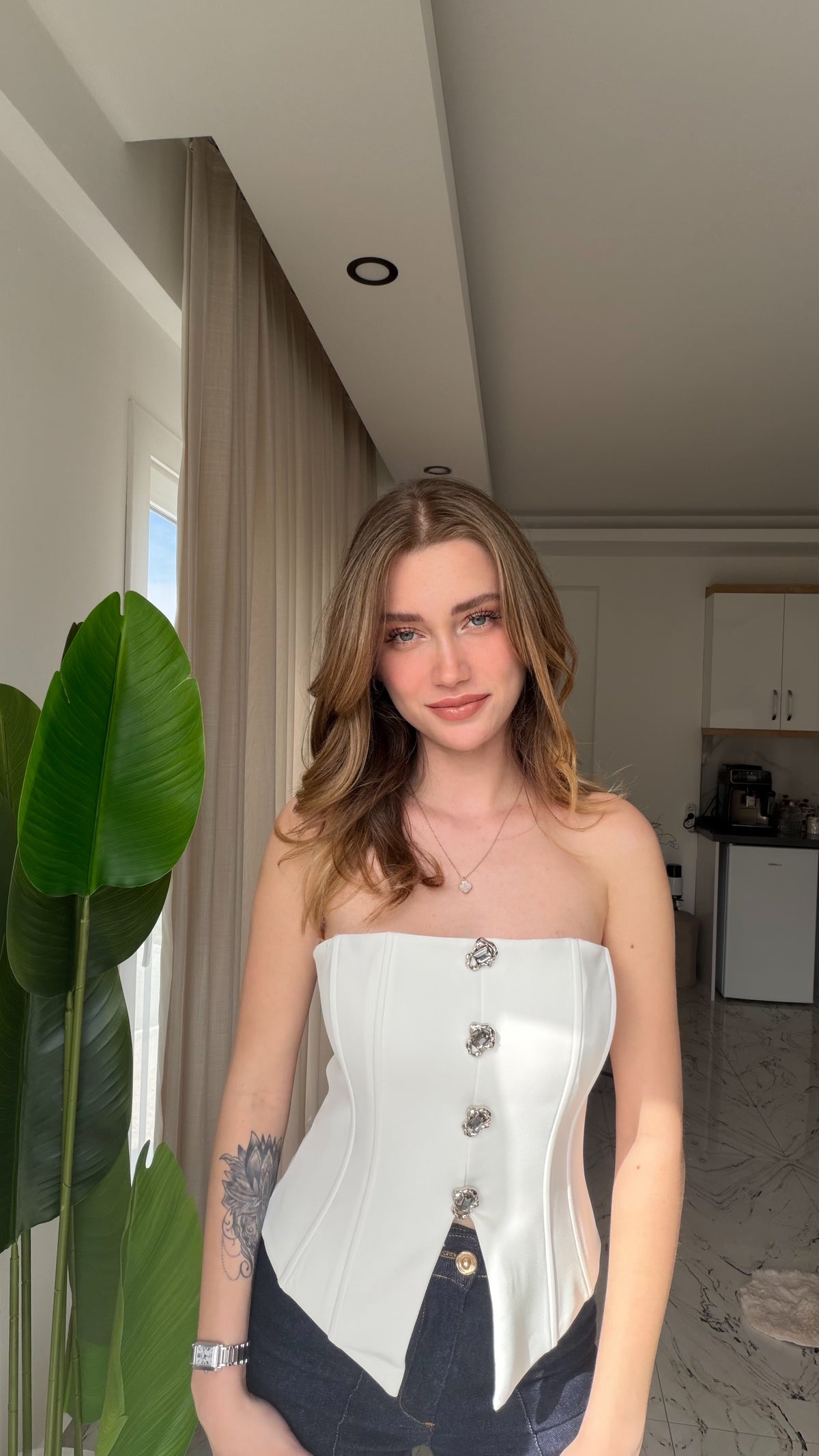 Taş detaylı beyaz büstiyer – görsel 3