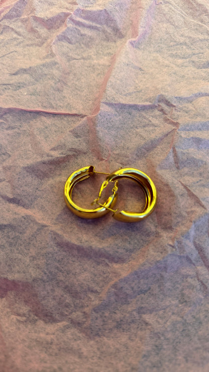 Gold detay kalın küpe