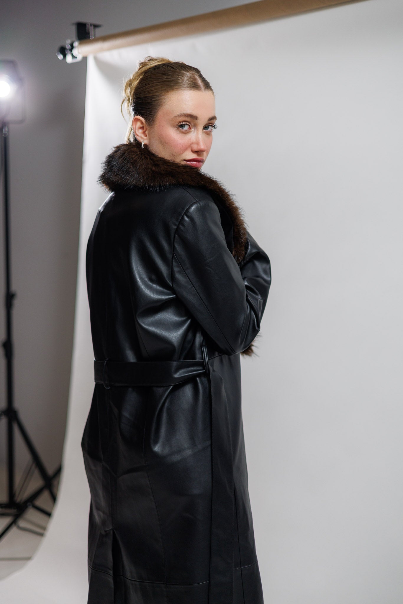 yaka kürklü deri ceket