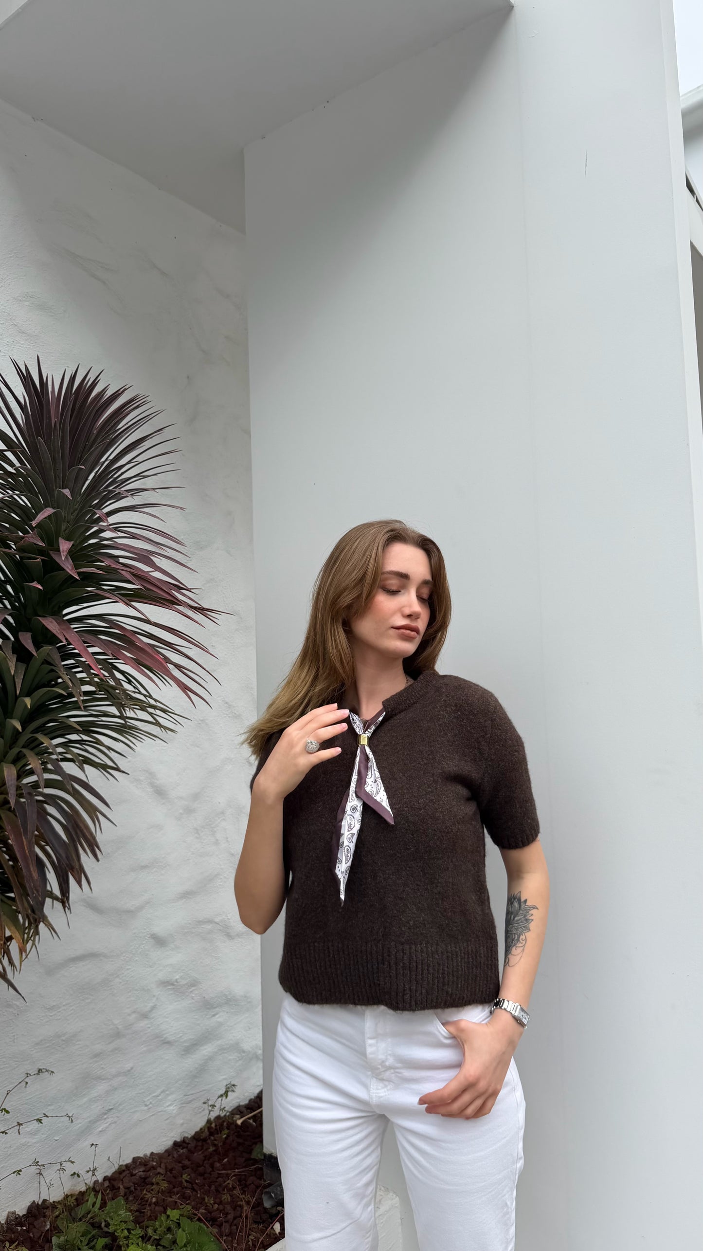 fular detaylı triko kazak