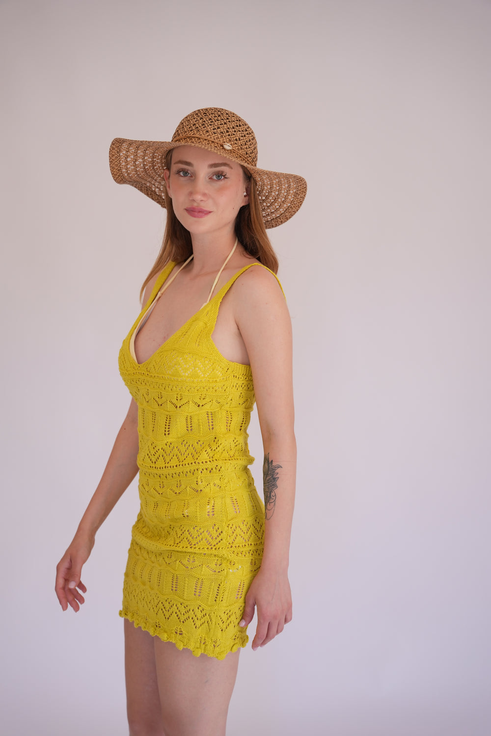 Sarı örgü mini elbise – görsel 3
